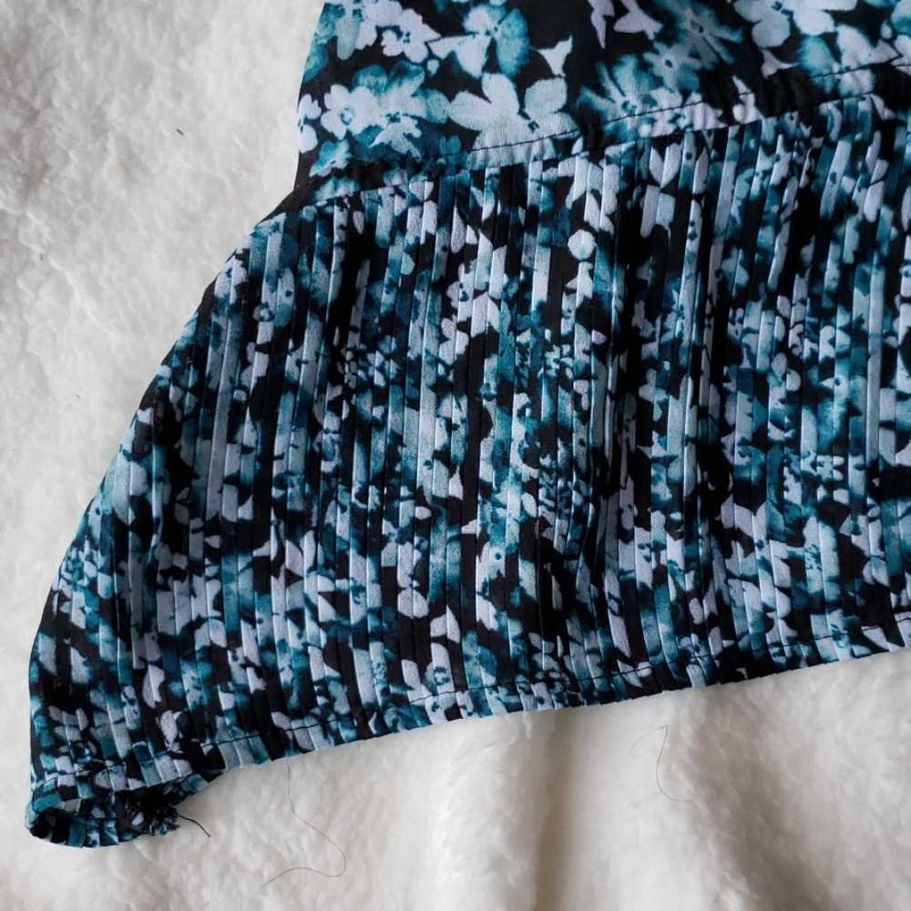 Torrid Top - Picture 3 of 8